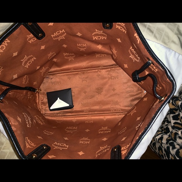 Beautiful Gold MCM Bag - Picture 4 of 5